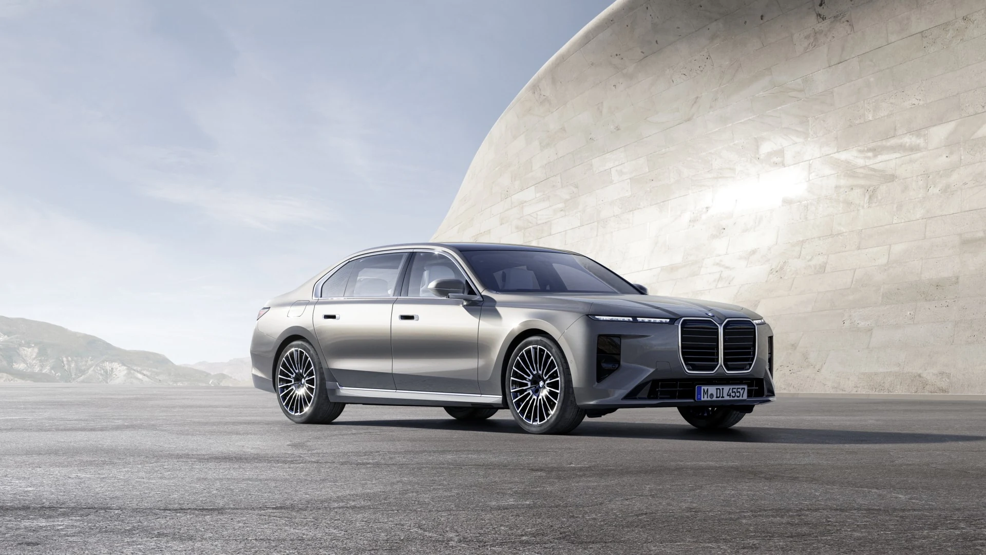 새로운 전면부 디자인의 BMW 7시리즈